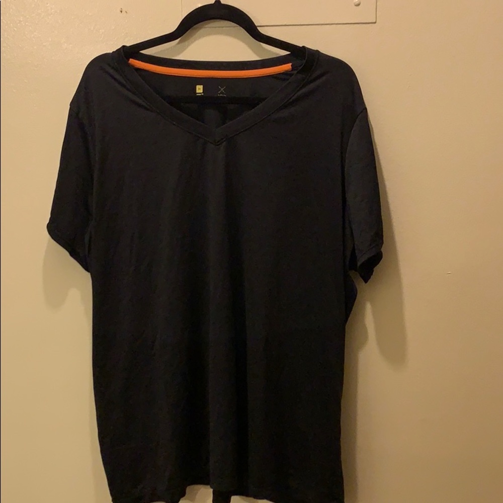 Black active shirt